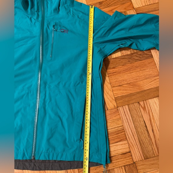 Outdoor Research Women’s Teal Waterproof Rain Jacket (Medium) - Picture 11 of 11